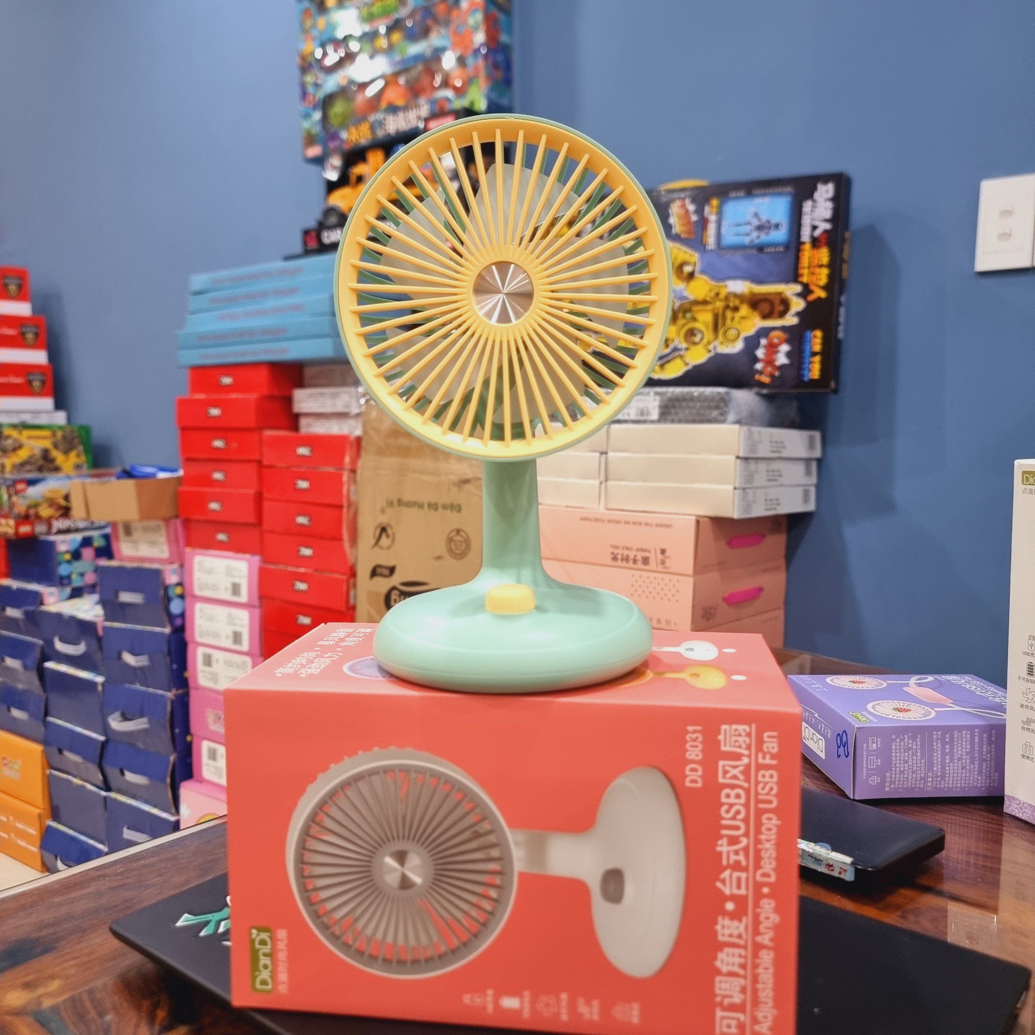  Đồ dùng văn phòng : Quạt để bàn phong cách cổ điển tiện lợi Model DD 8031-7 