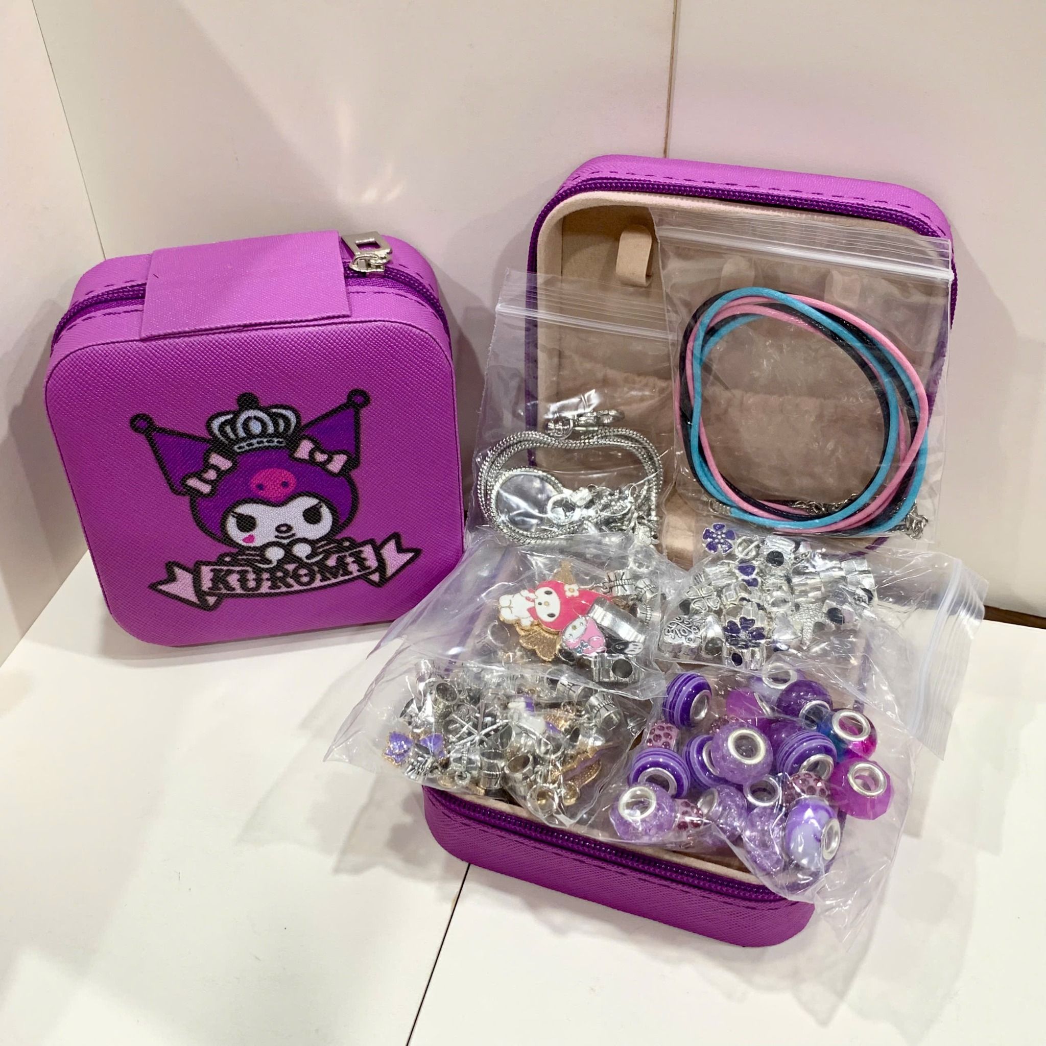  Bộ sưu tầm SANRIO: Charm Vòng Tay Kuromi, Melody, Cinamoroll, 6+ages ( kèm túi giấy ) 