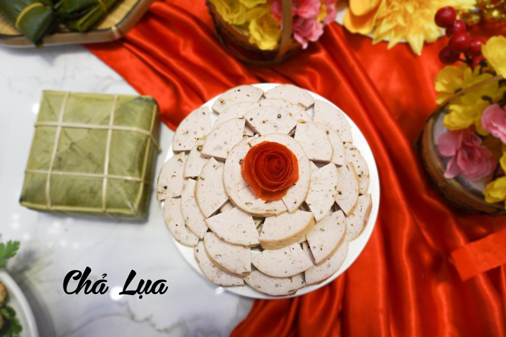 Combo Giỏ Quà Giò Chả Sạch 1kg + Bánh Chưng Truyền Thống – Giao Nóng, Tiết Kiệm 136K