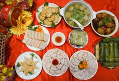 Combo Giỏ Quà Giò Chả Sạch 2kg + Bánh Chưng Truyền Thống – Giao Nóng Mỗi Ngày