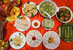 Combo Giỏ Quà Giò Chả Sạch 1kg + Bánh Chưng Truyền Thống – Giao Nóng, Tiết Kiệm 136K