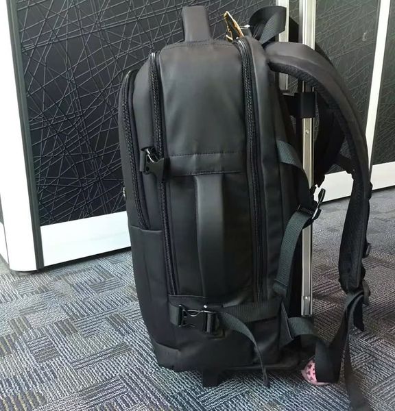 OEM ODM Custom Simple Double-Strap Men's Fashion Backpack Manufacturing - UMO BP563004