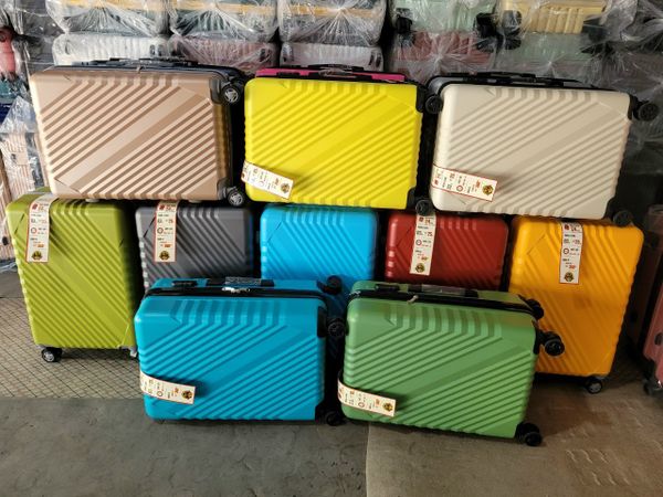 OEM ODM - 20-inch Hard-Shell Luggage - suitcase Factory Vietnam - UMO VL5830022