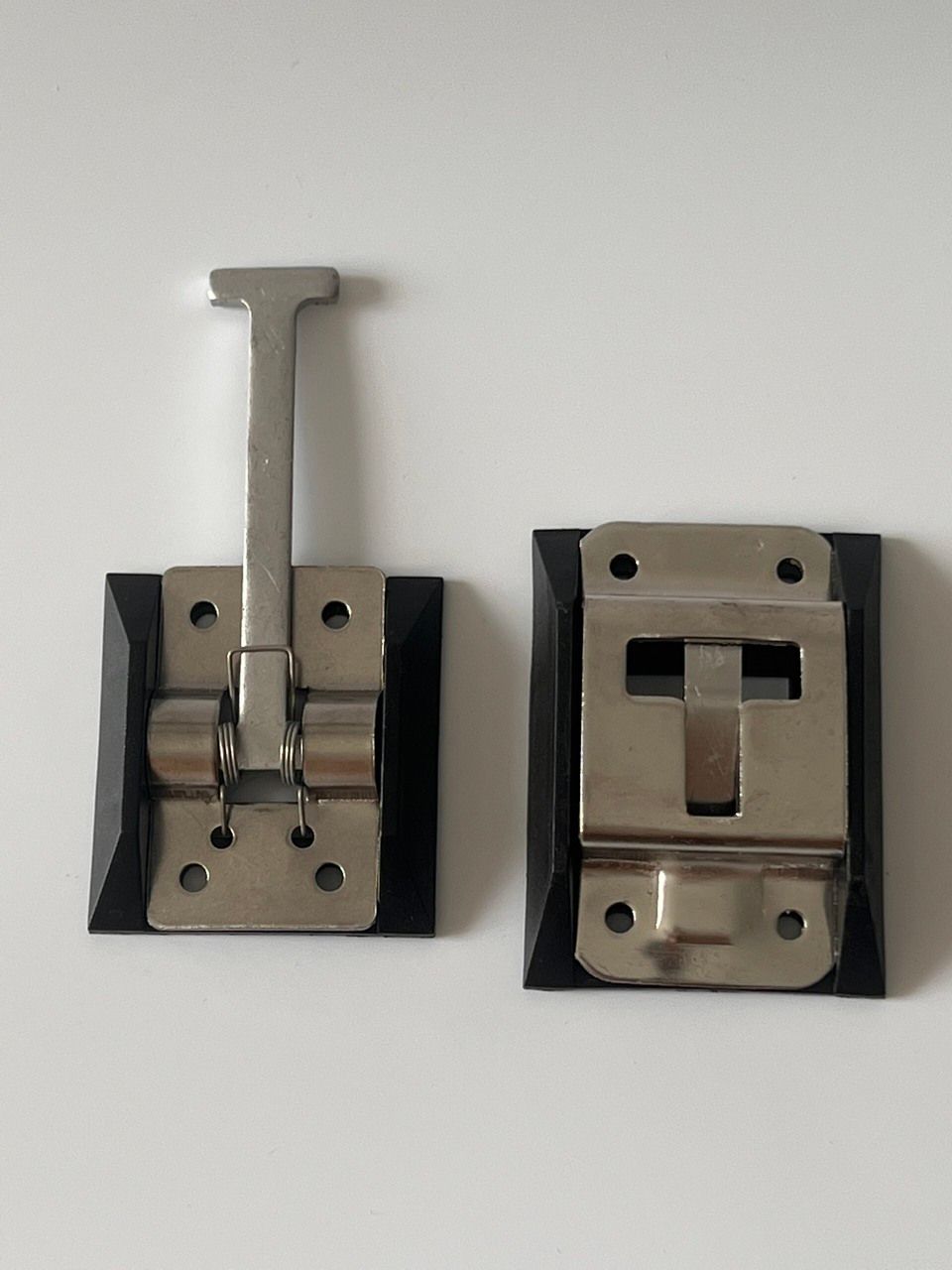 Bộ T Hộp inox , móc chữ T gài thùng xe ( 1 bộ lắp được 1 cánh cửa)