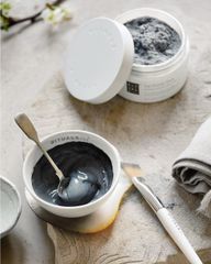 Rituals Mặt nạ than thanh lọc da và tẩy tế bao chết da Mặt Rituals of Namaste Charcoal Wonder Mask