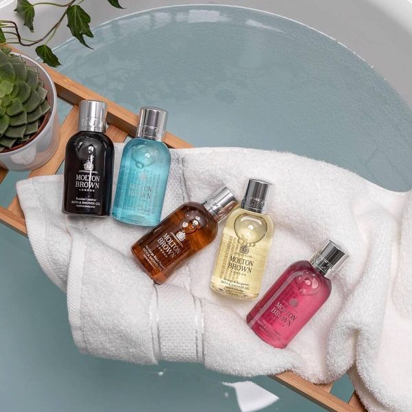 Sữa tắm tạo bọt the Molton Brown Pink Pepper Bath & Shower gel 300ml