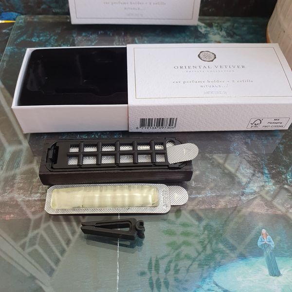 Sáp thơm ô tô The Rituals of Vertiver Car perfume