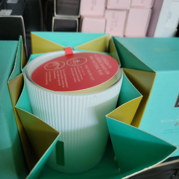 Nến thơm Rituals of Karma Scented Candle dòng classic 290g