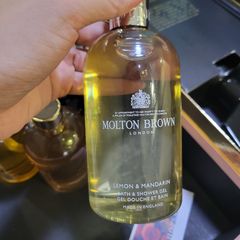 Sữa tắm tạo bọt Molton Brown Lemon Mandarin Bath & Shower Gel 300ml