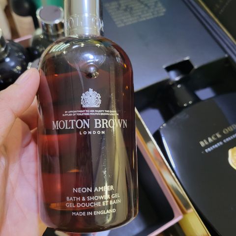 Sữa tắm tạo bọt Molton Brown Neon Amber Bath & Shower Gel 300ml