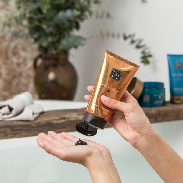 Sữa tắm Xà phòng đen The Rituals of hammam Black soap 150ml