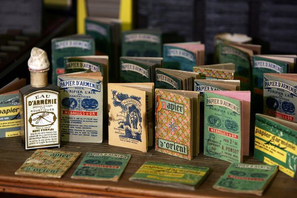 Giấy Thơm PAPIER D'ARMÉNIE La Rose scent papers