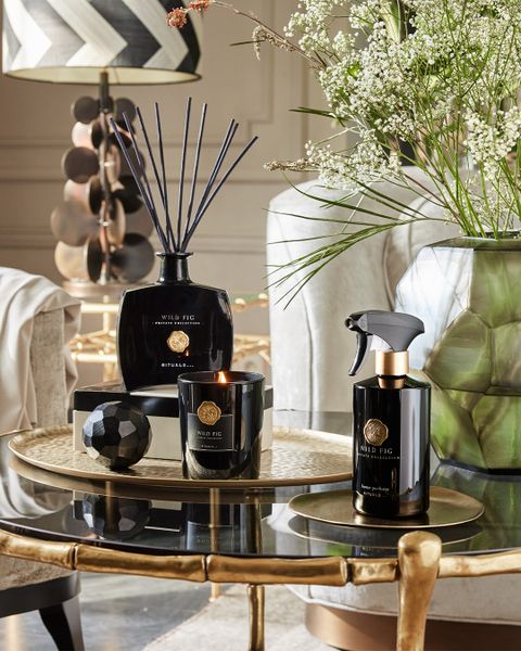 Tinh dầu tán hương Black Oudh The Ritual Private Collection Fragrance Sticks 450ML