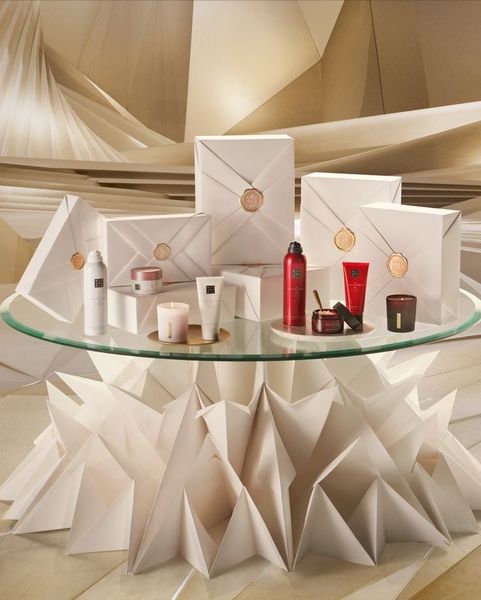 Gift set -  The Rituals of Ayurveda bộ quà tặng chăm sóc body size S