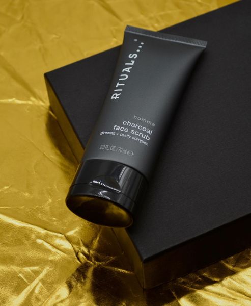 Tẩy tế bào chết cho mặt The Ritual of Samurai Face charcoal scrub 70ml