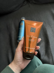 Sữa tắm Xà phòng đen The Rituals of hammam Black soap 150ml