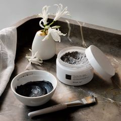 Rituals Mặt nạ than thanh lọc da và tẩy tế bao chết da Mặt Rituals of Namaste Charcoal Wonder Mask