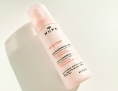 Sữa rửa mặt Nuxe  light cleansing foam very rose 150ml chiếc xuất hoa hồng