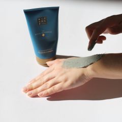 Mặt nạ bùn biển tắm body Rituals of Hammam body mud 150ml