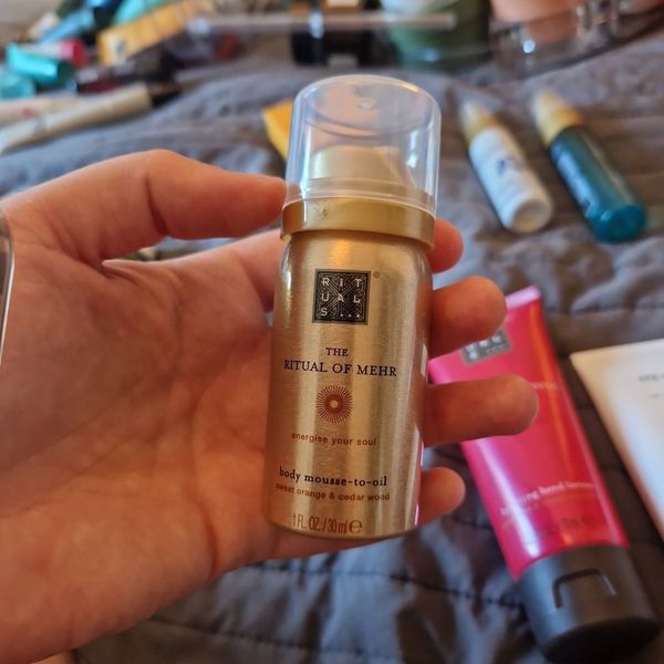 Dầu dưỡng thể dạng bọt The Rituals of Mehr Mousse to oil 150ml