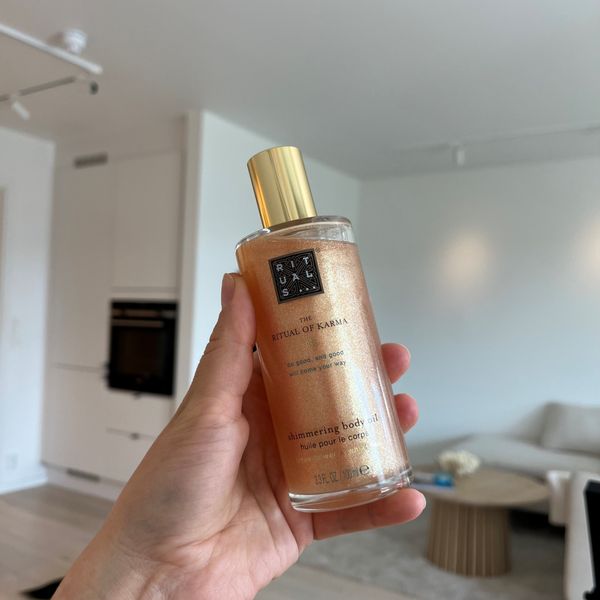 Dầu khô đa năng dưỡng da Rituals of Karma Shimmering Body oil 100ml