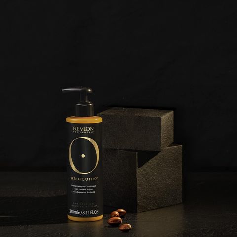 Dầu xả phục hồi Revlon Orofluido Radiance Agan Conditioner