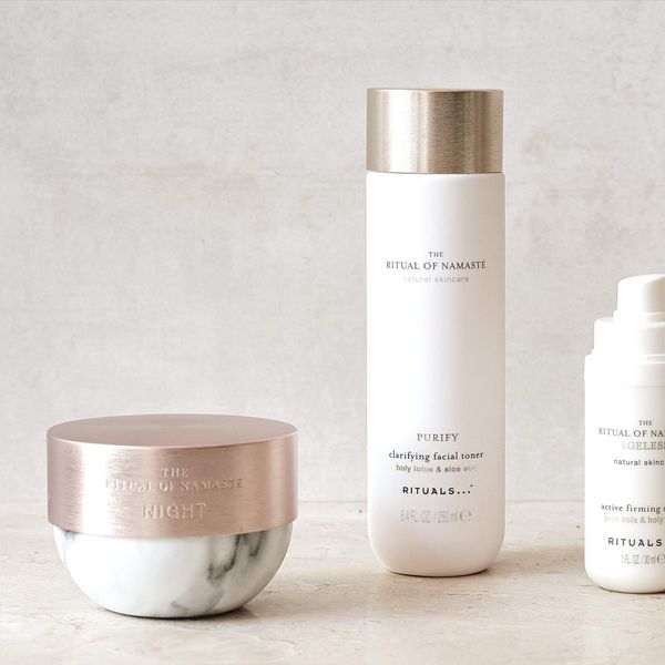 Nước hoa hồng làm sáng da The Ritual of Namaste Clarifying Facial Toner 250ml