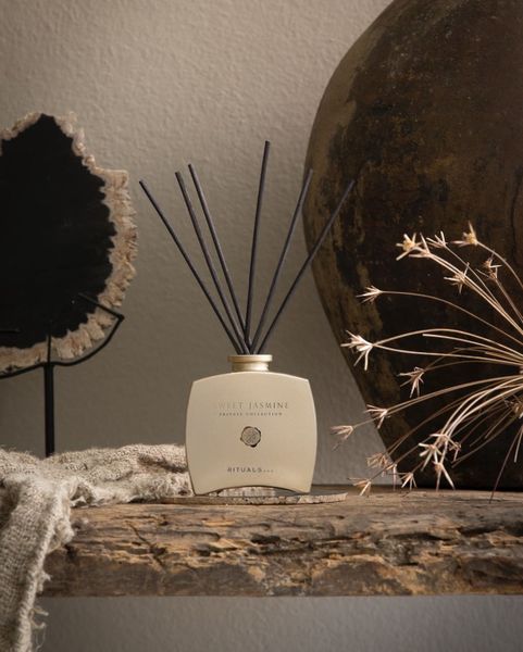 Tinh dầu tán hương SWEET JASMINE Ritual Private Collection Fragrance Sticks 450ml