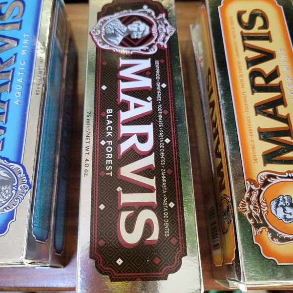 Kem đánh răng Marvis Black Forest toothpaste 85ml