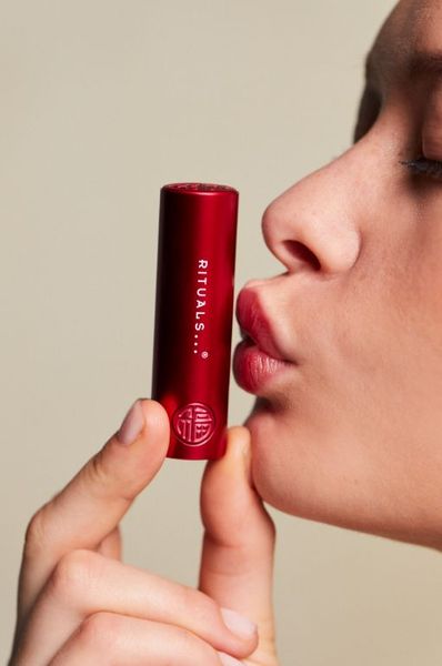 Rituals son dưỡng môi có màu The Rituals fortune Lipbalm Red 4.8g