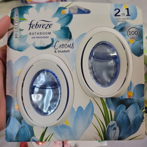 Tinh dầu khử mùi Toilet Febreze Crocus  & Bluebell 7.5ml