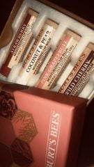 Son dưỡng môi  Burt's bees không màu 100% thiên nhiên