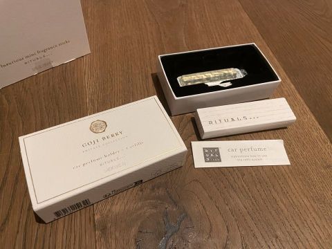 Sáp thơm ô tô The Rituals of Goji Berry Car Air freshener