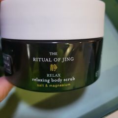 Muối tắm tẩy da chết Rituals Of Jing Relax Body Scrub 300g