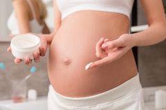 Rituals Kem chống rạng da cho mẹ bầu Tiny Rituals tummy cream 220ml