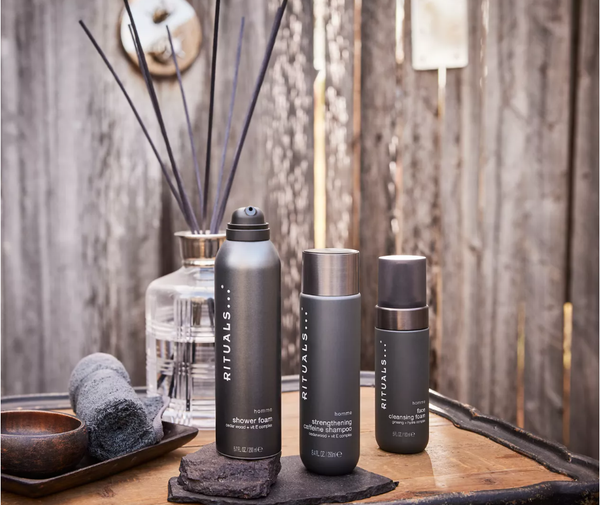 Dầu gội nam Homme Strenghening Caffeine Shampoo - Woody 250ml