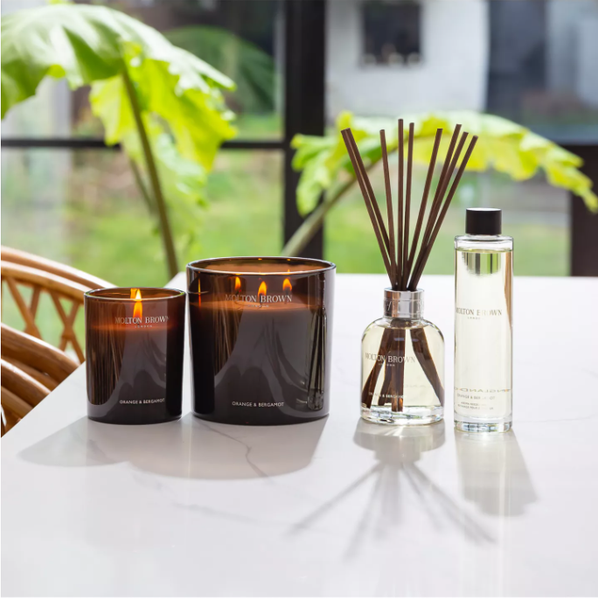 Molton Brown ORANGE & BERGAMOT -Tinh dầu tán hương thơm phòng hương cam và Bergamot cổ điển 150ml