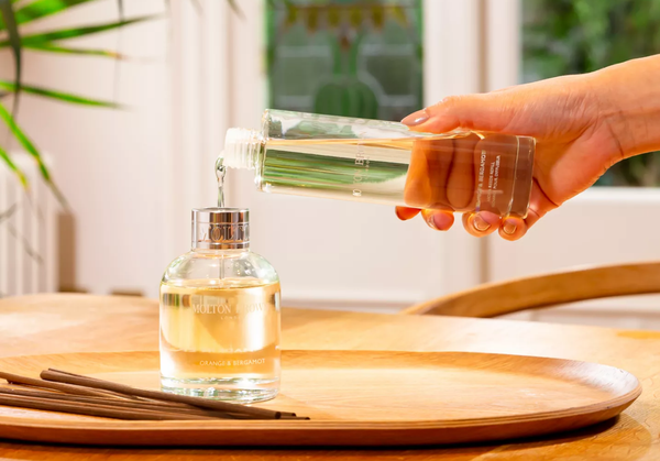 Molton Brown ORANGE & BERGAMOT -Tinh dầu tán hương thơm phòng hương cam và Bergamot cổ điển 150ml