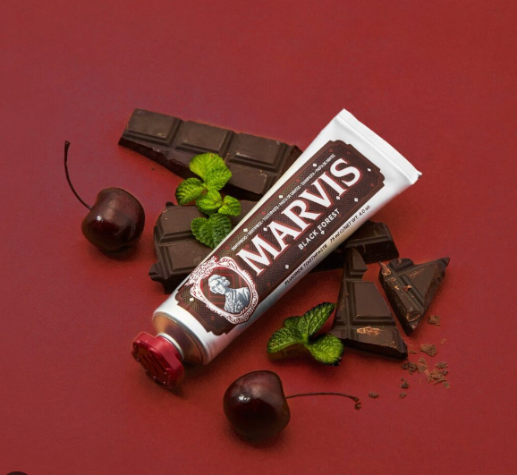 Kem đánh răng Marvis Black Forest toothpaste 85ml