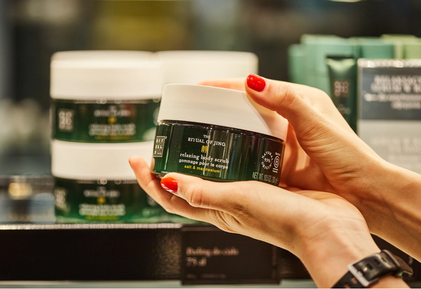 Muối tắm tẩy da chết Rituals Of Jing Relax Body Scrub 300g