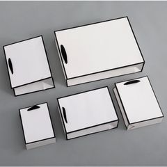 Túi giấy xách quà tặng 2 quai nhiều kích thước