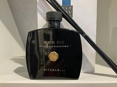 Tinh dầu tán hương Wild Fig The Ritual Private Collection Fragrance Sticks 450ml