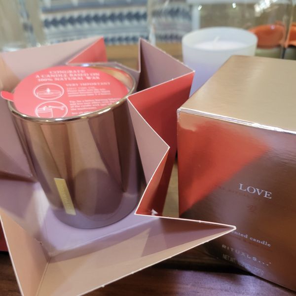 Nến thơm Rituals LOVE Scented Candle Limitted collection 290g