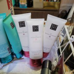 Kem dưỡng da tay Rituals of SAKURA hand Balm  dành cho da khô 70ml