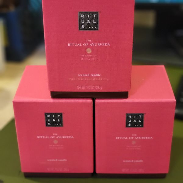 Nến thơm Rituals of Ayurveda Scented Candle dòng classic 290g