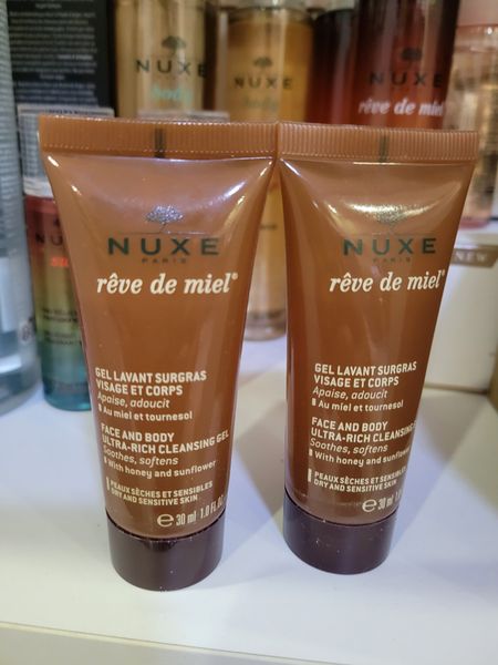 Sữa tắm mật ong NUXE Rêve de Miel Face and Body Ultra-Rich Cleansing Gel (400ml)