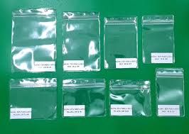 BẢNG TÊN NHỰA DẺO DỌC (75X120 MM)