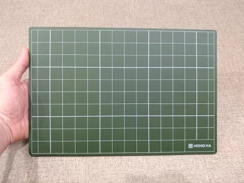 Bảng Phấn Học Sinh Mặt Gỗ - Kẻ Ô - Hồng Hà 3447 - Màu Xanh Rêu