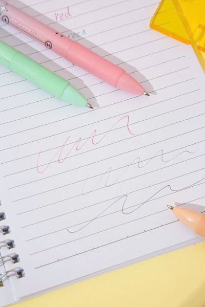 Bút Bi 4 Ngòi 4 Màu Pastel Deli 0.7 mm - Phiên Bản Sơn Tùng M-TP Giới Hạn - Deli Q183 - Mẫu xanh