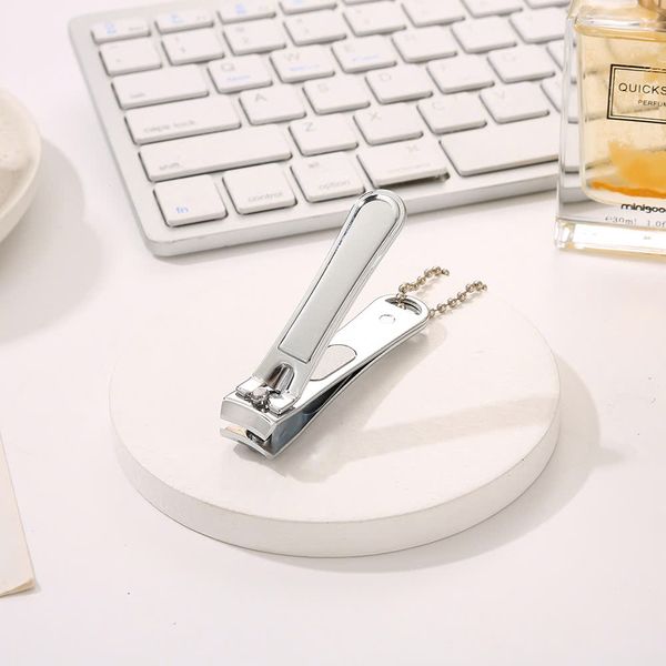 Cắt móng Shin-chan